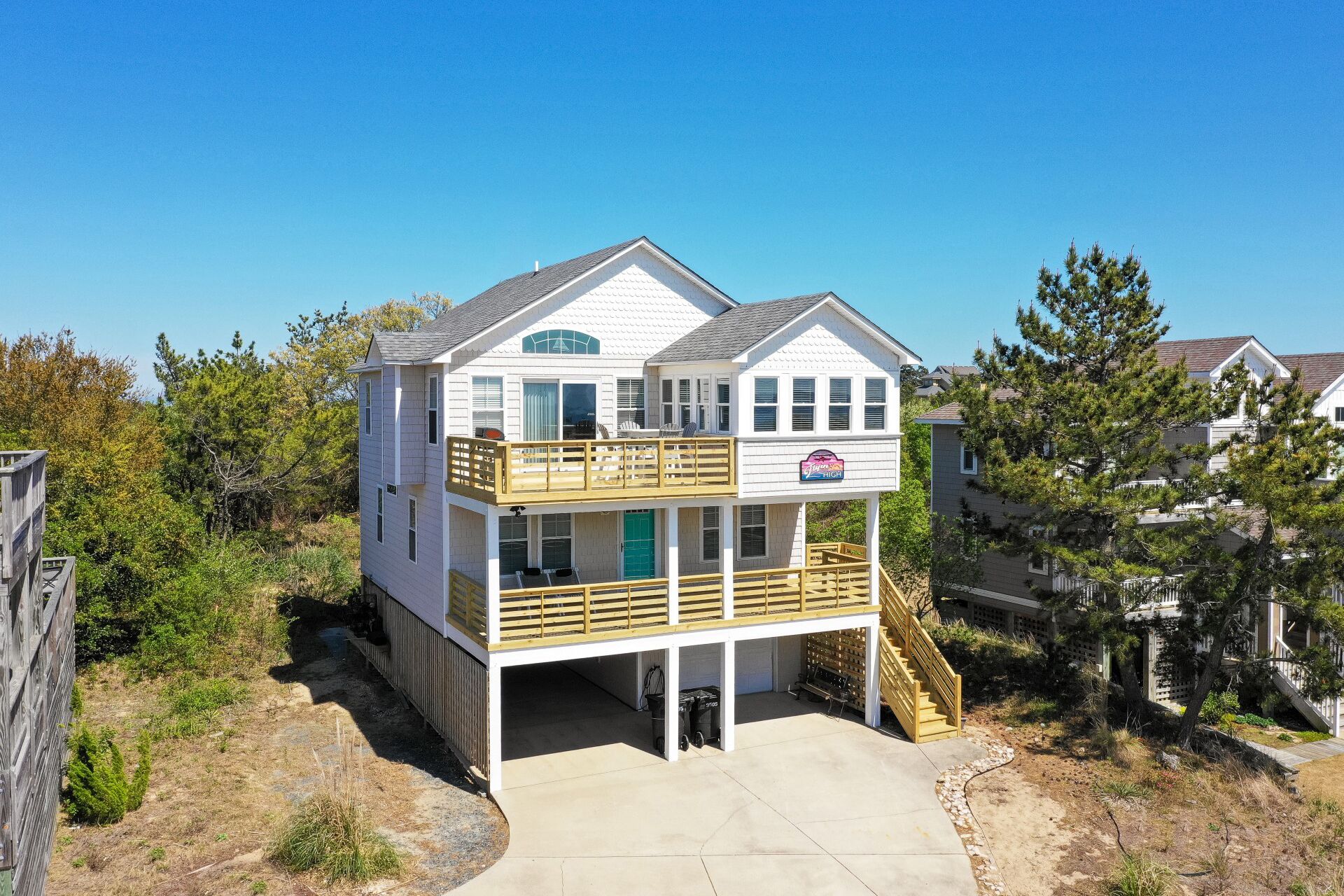 Flyin' High: Sound Views, Hot Tub, Renovated