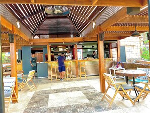 Outdoor dining - Top floor premier view chalet in Red sea Hurghada
 (Hurghada)