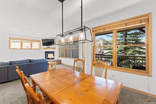 Condo in Breck w/ Private Balcony and Fireplace, Walk to Lifts/Main Street