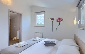 4 Schlafzimmer, Bügeleisen/Bügelbrett, Reisekinderbett, kostenloses WLAN