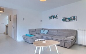TV, table football, ping pong