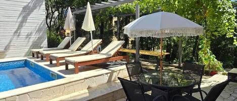 Seasonal outdoor pool