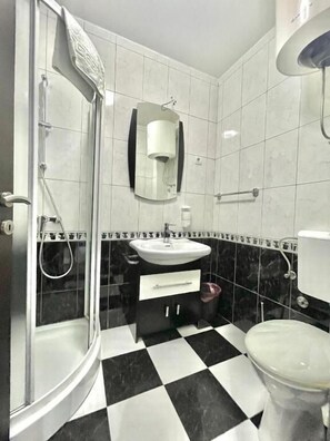 Classic Studio | Bathroom