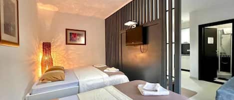 Klassieke studio | Luxe beddengoed, een bureau, geluiddichte muren, gratis wifi