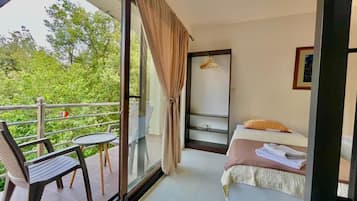 ํด๋์ ์คํ๋์ค | 1 ๊ฐ์ ์นจ์ค, ๊ณ ๊ธ ์นจ๊ตฌ, ์ฑ
์, ๋ฐฉ์ ์ค๋น