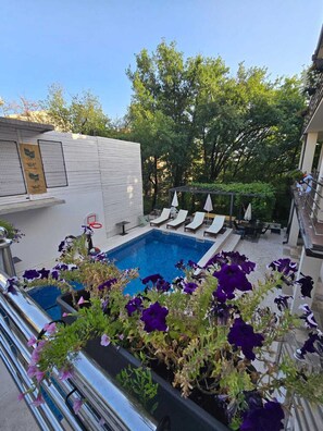 Piscina externa sazonal