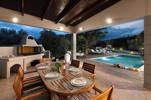 Outdoor dining - Villa Vergio in Kolympia (Rhodes Town, Rhodes, Greece)