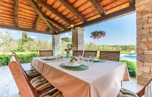 Outdoor dining - Awesome home in Marcana (Marcana)