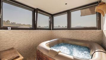 Indoor spa tub