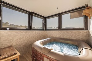 Tina de hidromasaje interior