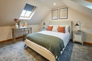 2 habitaciones, escritorio, wifi y ropa de cama 