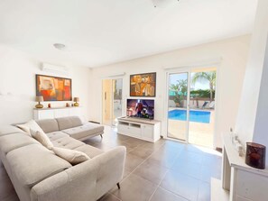 Living area - Villa Rea (Paralimni)