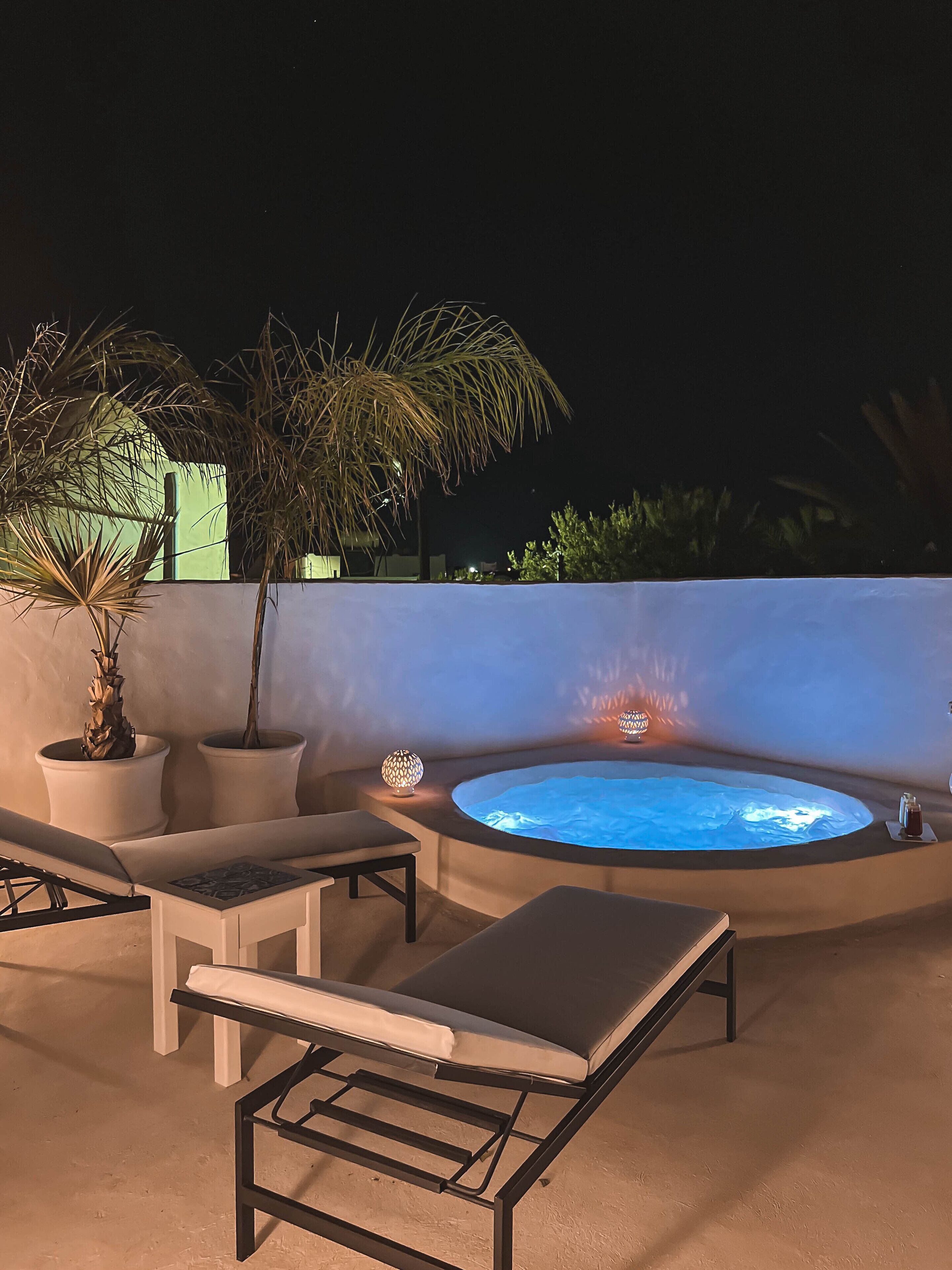 Bồn tắm spa ngoài trời