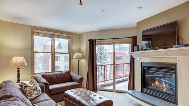 Condo, 2 chambres | Aire de séjour