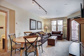Condo, 2 Bedrooms | Dining - 8231 Silver Mill 2 Bedroom Condo by RedAwning (Keystone)