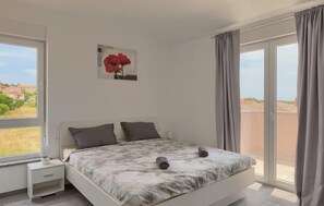 4 Schlafzimmer, Bügeleisen/Bügelbrett, Reisekinderbett, kostenloses WLAN