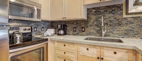 Condo, 2 Bedrooms | Private kitchen | Fridge, oven, coffee/tea maker, toaster