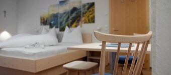 5003 Alice im Alpenhaus Montafon