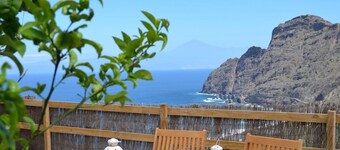 Villa Aloe Oceanviews 2-br house with barbecue and garden