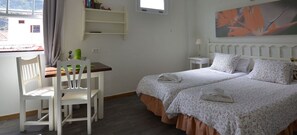1 bedroom, WiFi - Casa El Patio - Cozy studio with shared terrace, barbecue and mountain views (Las Poyatas)