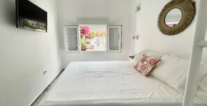 1 bedroom, free WiFi, bed sheets - Eden Gomera Suite (Lepe)