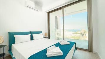 3 bedrooms, bed sheets