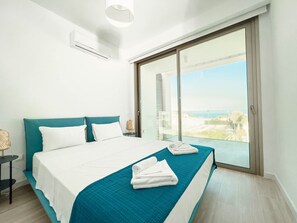 3 bedrooms, bed sheets - Azure Seaview - Amethyst Villa (Paralimni)