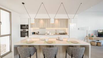 Microwave, dishwasher, cookware/dishes/utensils