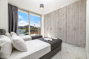 3 bedrooms, bed sheets - Olivine Sea Pearl Villa #18 (Paralimni)