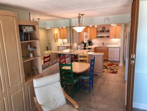 Interior - OCEAN FRONT CONDO. ENJOY YOUR MORNING COFFEE SITTING ON YOUR PRIVATE BALCONY WATCHING THE SUNRISE. (Rehoboth Beach)