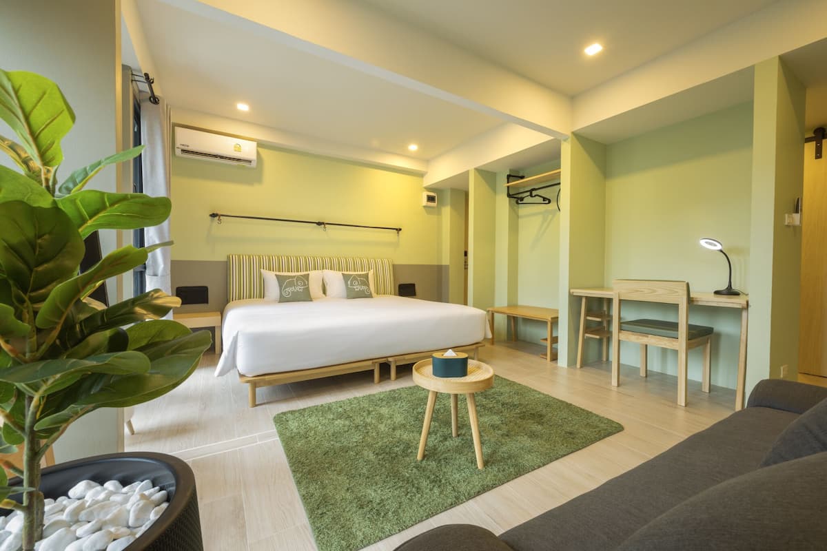 Suite estudio familiar | Ropa de cama hipoalergénica, escritorio, wifi gratis y ropa de cama
