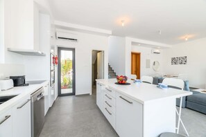 Microwave, coffee/tea maker, cookware/dishes/utensils - By The Beach - Sunstone Seaview Villa (Paralimni)