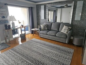 TV - OCEAN FRONT CONDO.  ENJOY YOUR MORNING COFFEE SITTING ON YOUR PRIVATE BALCONY WATCHING THE SUNRISE. (Rehoboth Beach)