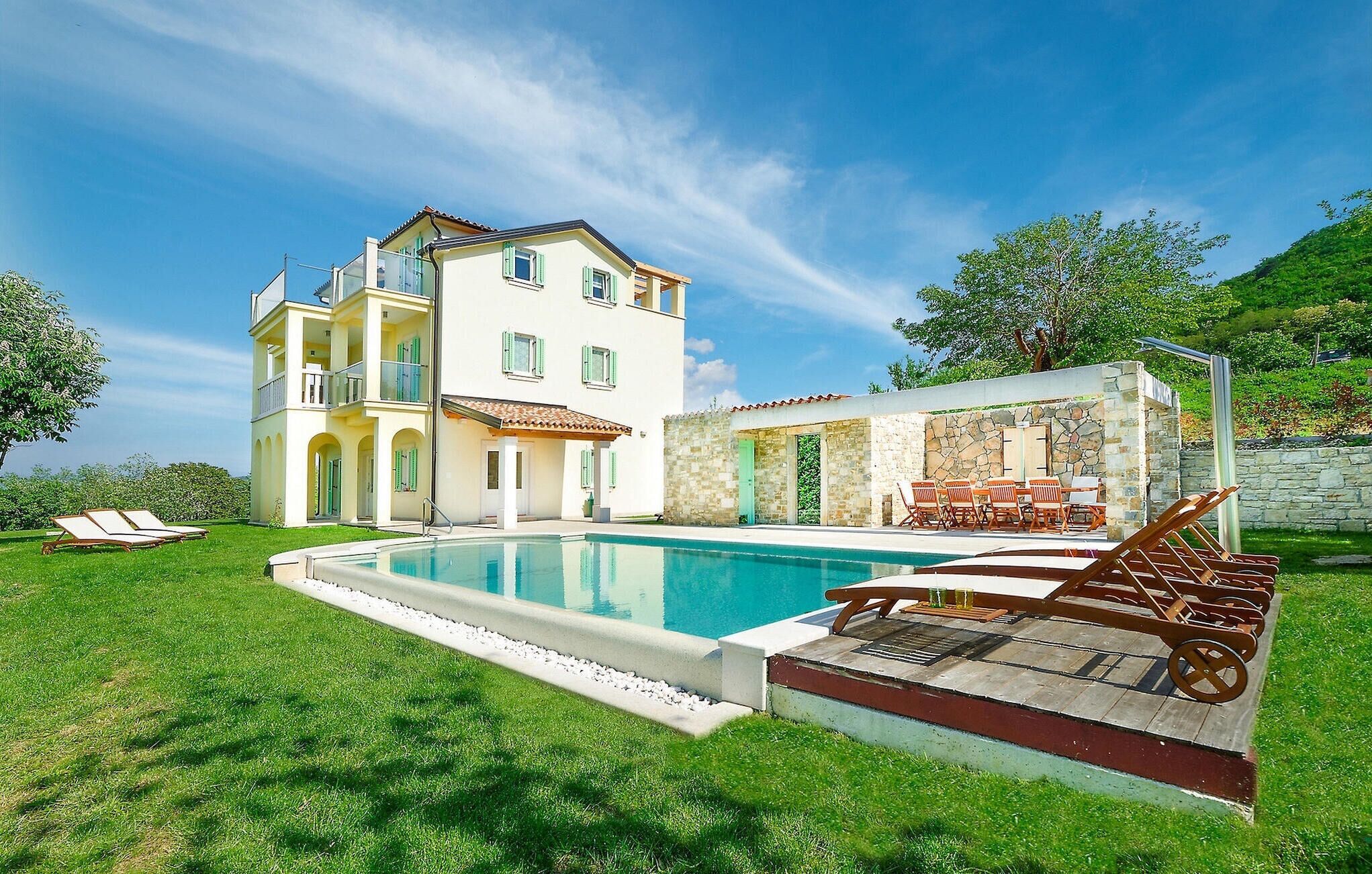 Et oppvarmet basseng