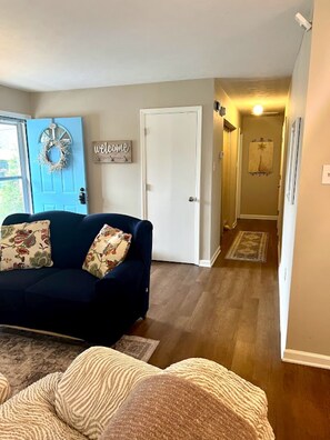 Interior - Cozy Home in the Hartland Area! (Lexington)