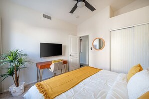 4 bedrooms, desk, iron/ironing board, travel crib