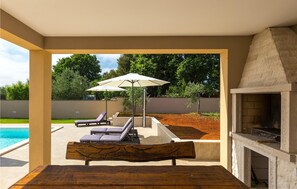 Terrace/patio - Awesome home in Liznjan (Liznjan)