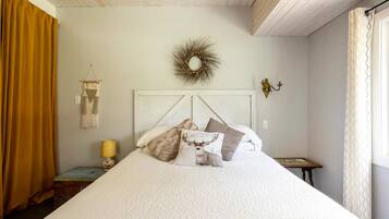 2 chambres, bureau, fer et planche Ă repasser, lit parapluie