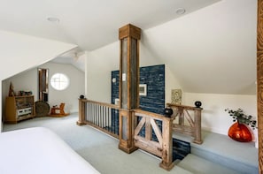 2 bedrooms, desk, iron/ironing board, travel cot
