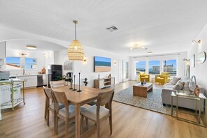 Télévision, lecteur de DVD, espaces bureaux, imprimantes