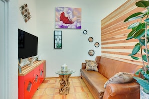 Apartment (1 Bedroom) | Interior - Hot Tub, Sunset Views! Couples Escape in El Prado (El Prado)