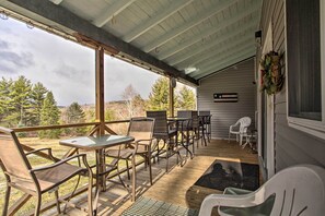 Interior - Spacious Bethlehem Mountaintop Home w/ Deck & View (Bethlehem)