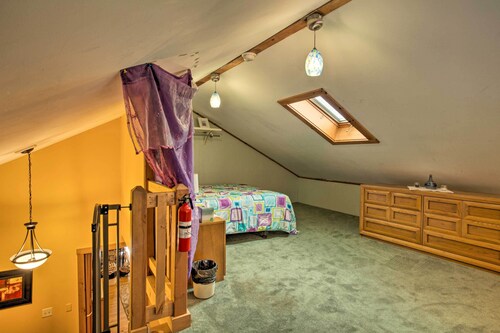 Spacious Bethlehem Mountaintop Home w/ Deck & View