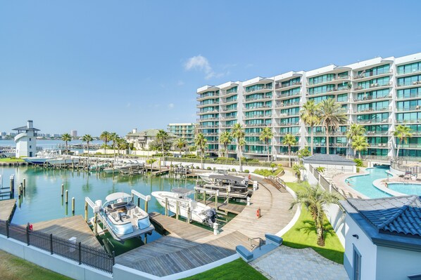 Apartment (3 Bedrooms) | Front of property