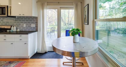Ann Arbor Home w/ Deck, 2 Mi to Michigan Stadium!