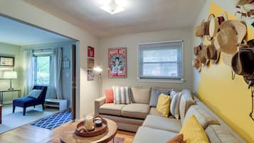 House (2 Bedrooms) | Interior
