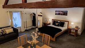 Ferros/tábuas de passar roupa, Wi-Fi de cortesia, roupa de cama