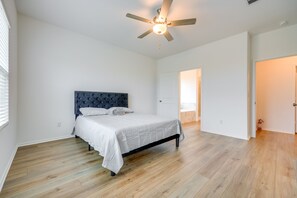 House (4 Bedrooms)