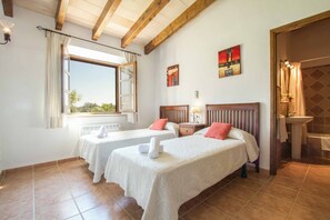 3 bedrooms, WiFi, bed sheets