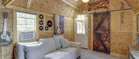 Cottage (0 Bedroom) | Interior